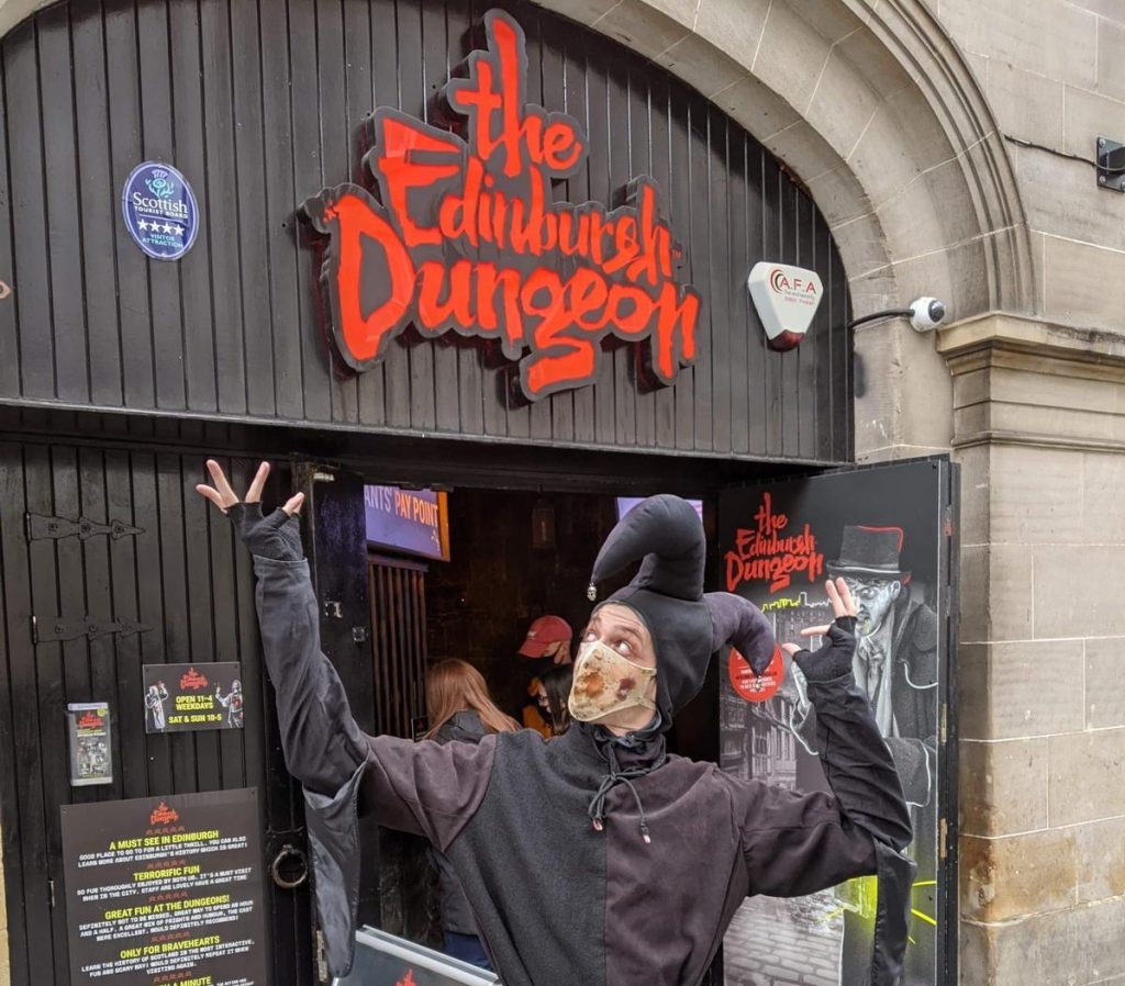 Wizard Top Sights Tour with Edinburgh Dungeons